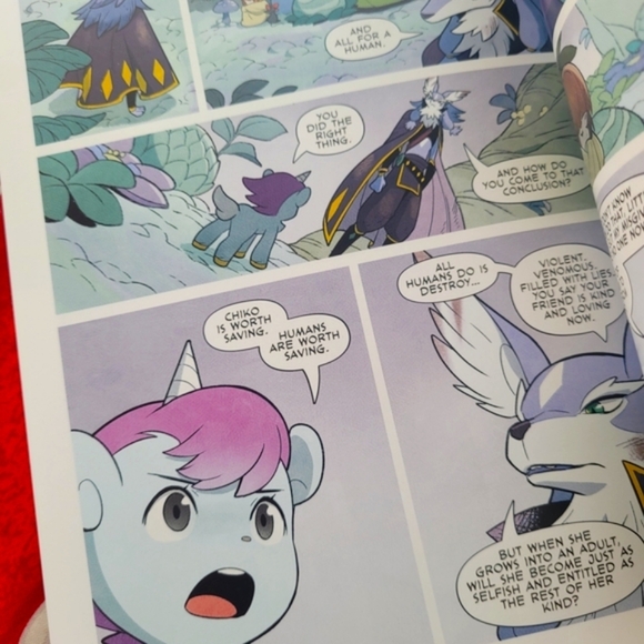 Scholastic Unico Hunted 2 Illustrated By Gurihiru Comic Book Graphic Novel - Picture 8 of 8